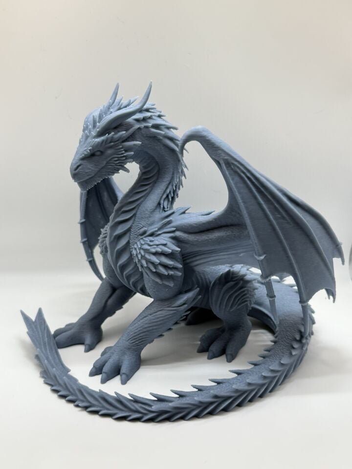 Görkemli Ejderha Figürü