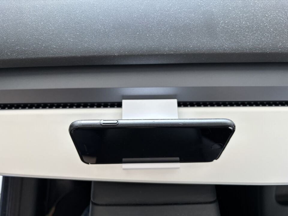 Tesla Model 3 Y Telefon Tutucu (Havalandırma Telefon Tutucu)